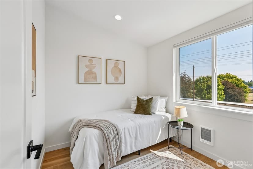 Property photo for 12038 N Park Avenue N, Seattle photo 18
