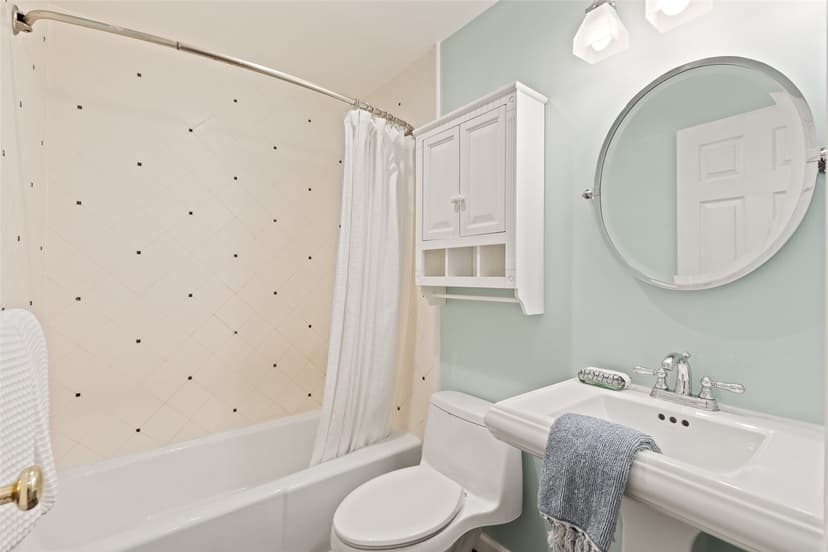 Property photo for 2221 Gilman Drive W #104, Seattle photo 19