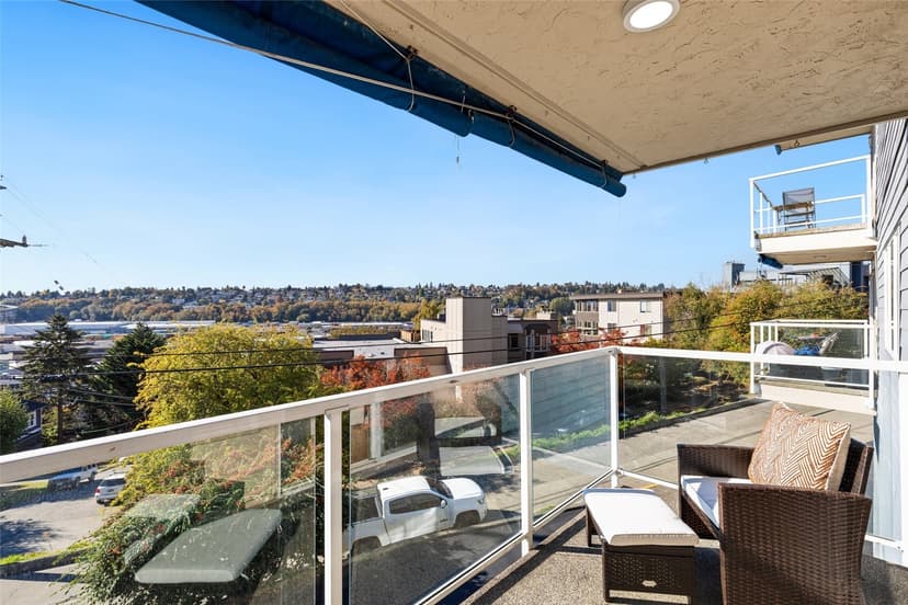 Property photo for 2221 Gilman Drive W #104, Seattle photo 24