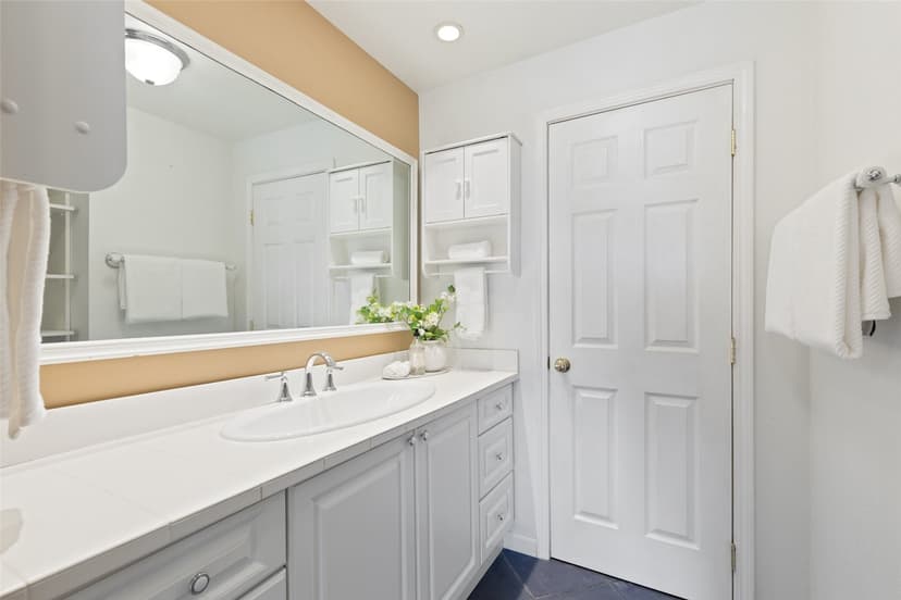 Property photo for 2221 Gilman Drive W #104, Seattle photo 18