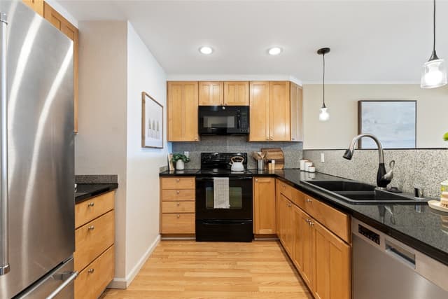 Property photo for 2221 Gilman Drive W #104, Seattle photo 5