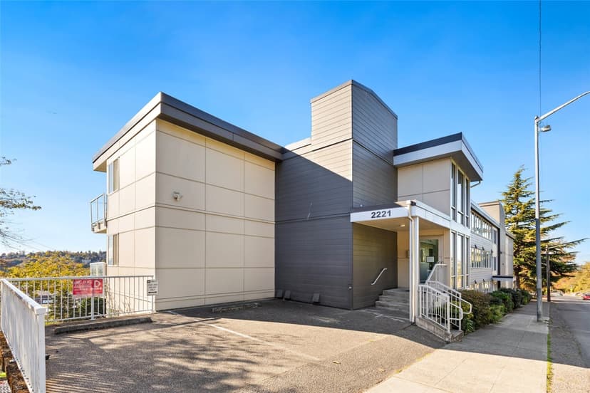 Property photo for 2221 Gilman Drive W #104, Seattle photo 27