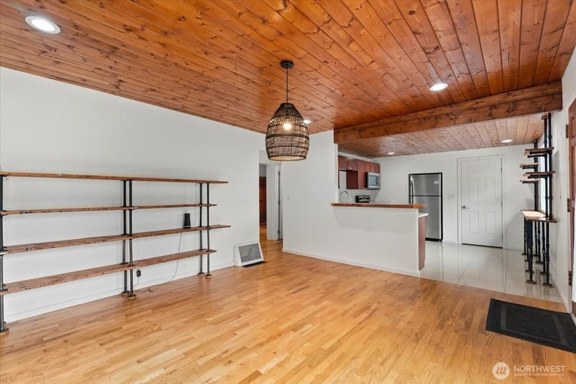 Property photo for 234 SW 208th Street, Normandy Park photo 5