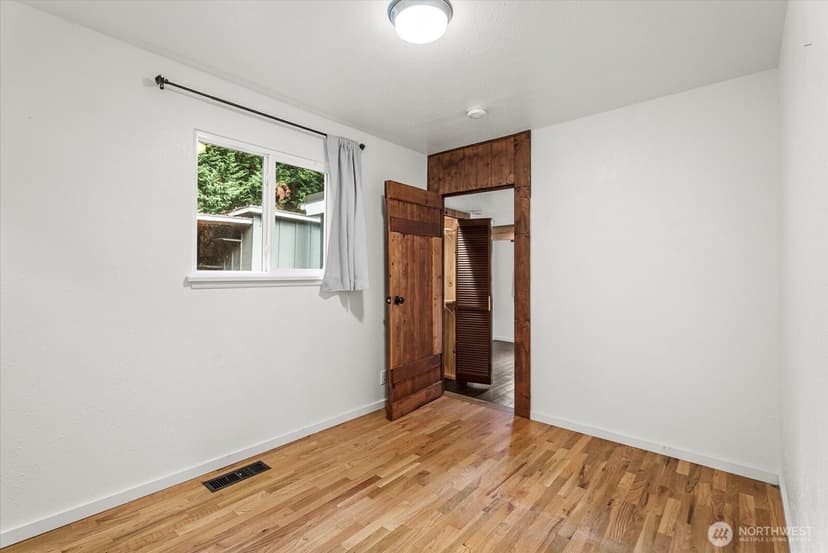 Property photo for 234 SW 208th Street, Normandy Park photo 15