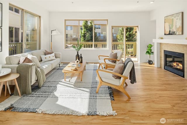 Property photo for 377 NW Pebble Lane, Issaquah photo 4