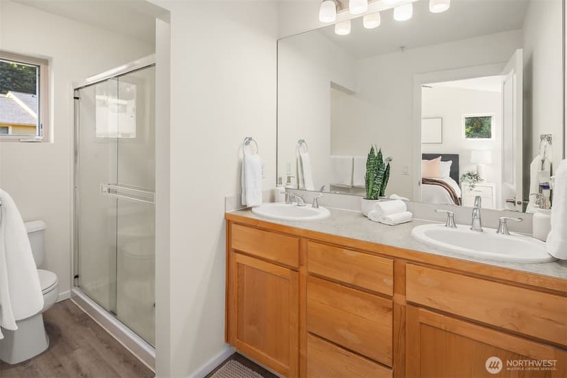 Property photo for 377 NW Pebble Lane, Issaquah photo 18