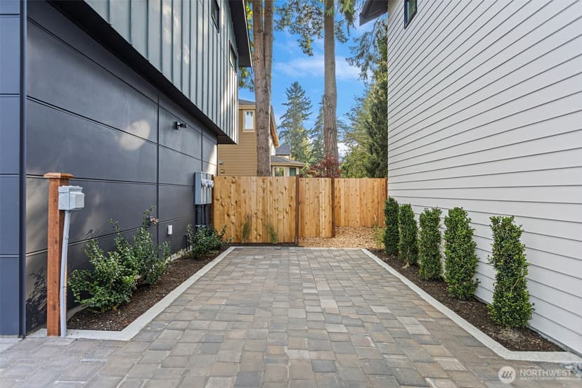Property photo for 12843 NE 112th Street, Kirkland photo 27