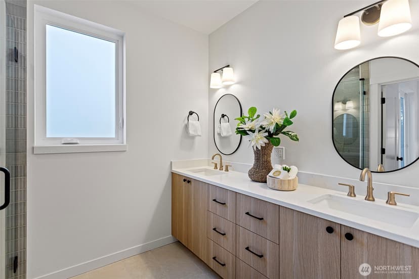 Property photo for 12843 NE 112th Street, Kirkland photo 23
