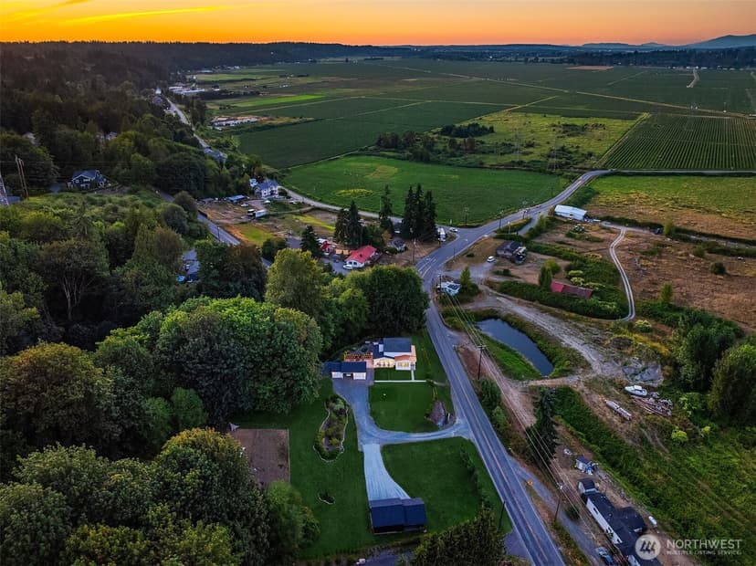 Property photo for 6514 E Lowell Larimer Road, Snohomish