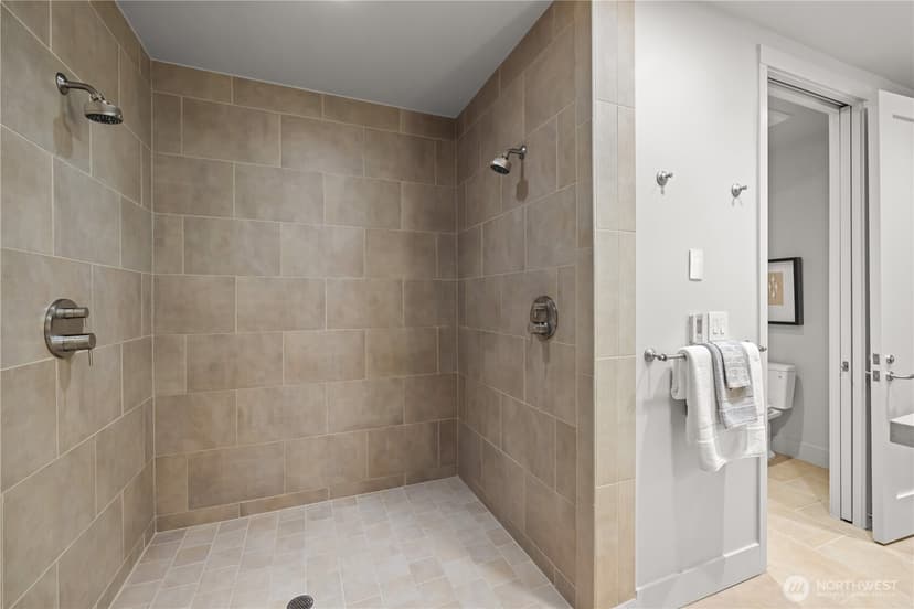 Property photo for 4323 E Lake Sammamish Parkway SE #4323, Issaquah photo 15