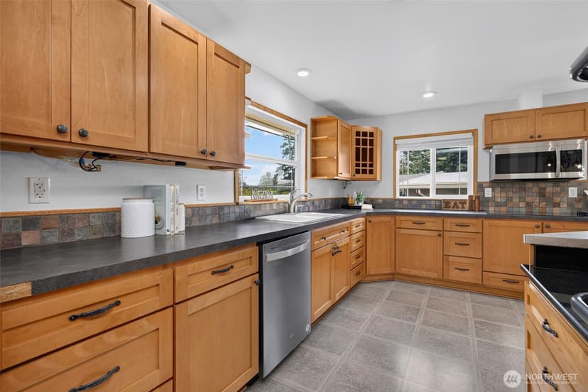 Property photo for 2516 202nd Place SW, Lynnwood photo 15