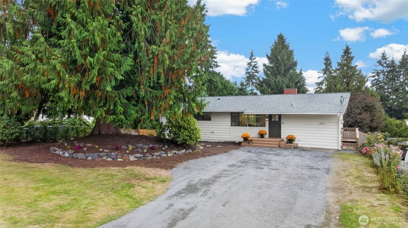 Property photo for 2516 202nd Place SW, Lynnwood photo 2