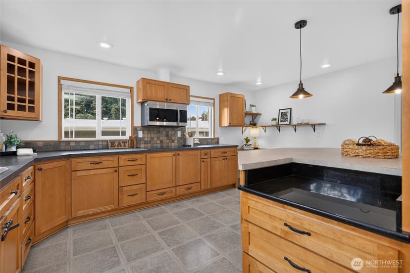 Property photo for 2516 202nd Place SW, Lynnwood photo 13