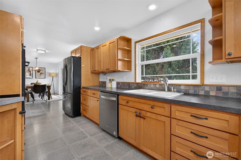Property photo for 2516 202nd Place SW, Lynnwood photo 14
