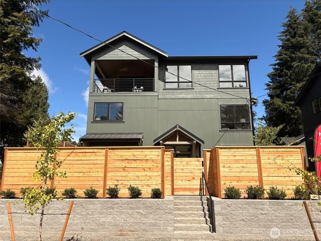 Property photo for 3020 NE 95th Street, Seattle photo 2