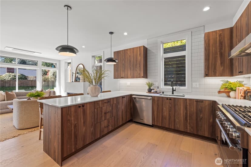 Property photo for 3020 NE 95th Street, Seattle photo 11