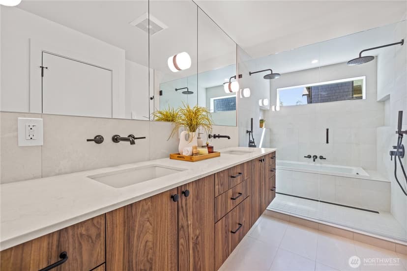 Property photo for 3020 NE 95th Street, Seattle photo 18