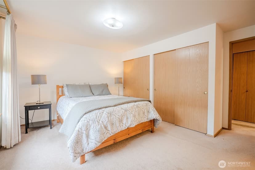Property photo for 19507 55th Ave NE, Lake Forest Park photo 10