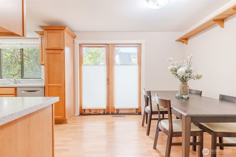 Property photo for 19507 55th Ave NE, Lake Forest Park photo 5