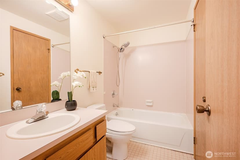 Property photo for 19507 55th Ave NE, Lake Forest Park photo 17