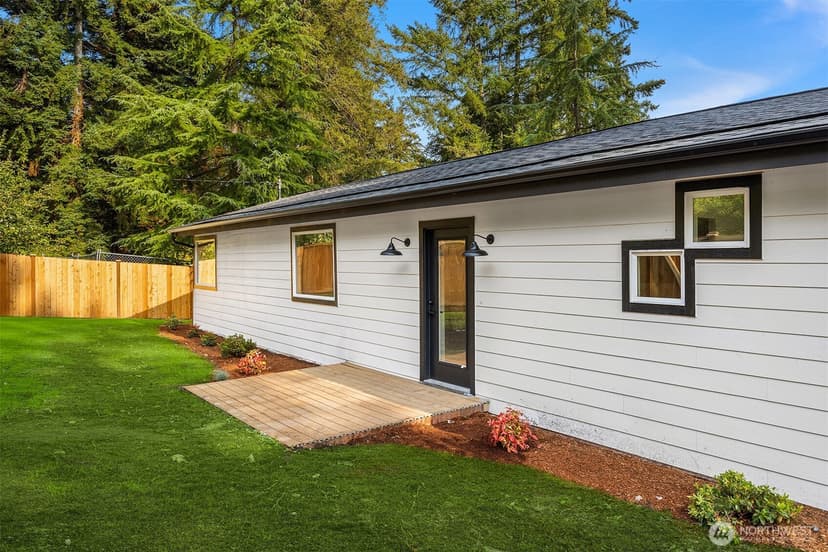 Property photo for 15744 Renton Issaquah Road SE, Renton photo 2