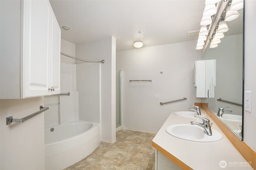 Property photo for 22109 43rd Avenue S, Kent photo 16