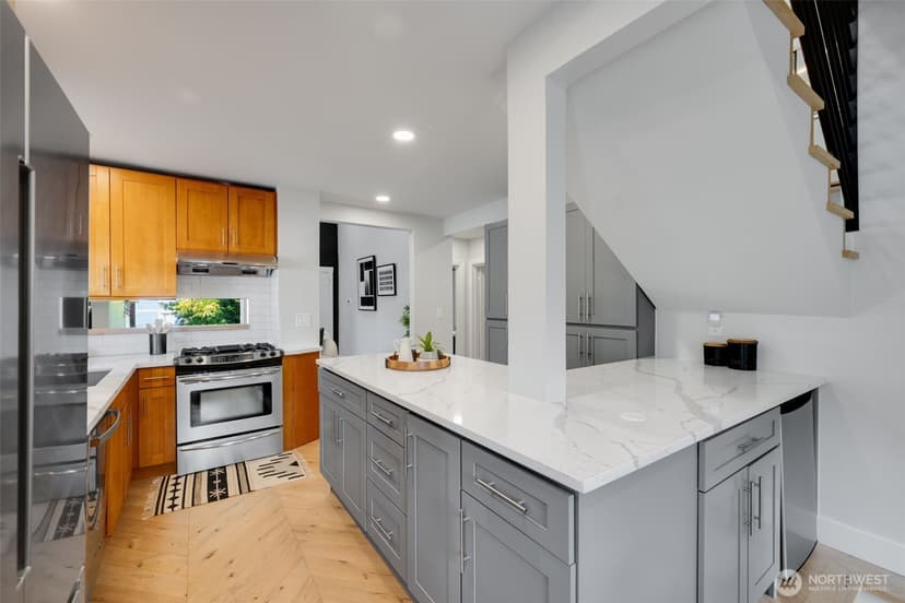 Property photo for 3753 SW Austin Street, Seattle photo 9