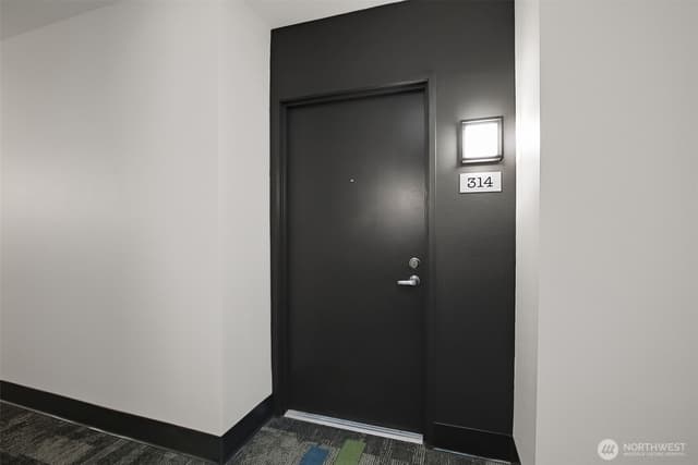 Property photo for 1610 Belmont Avenue #314, Seattle photo 2