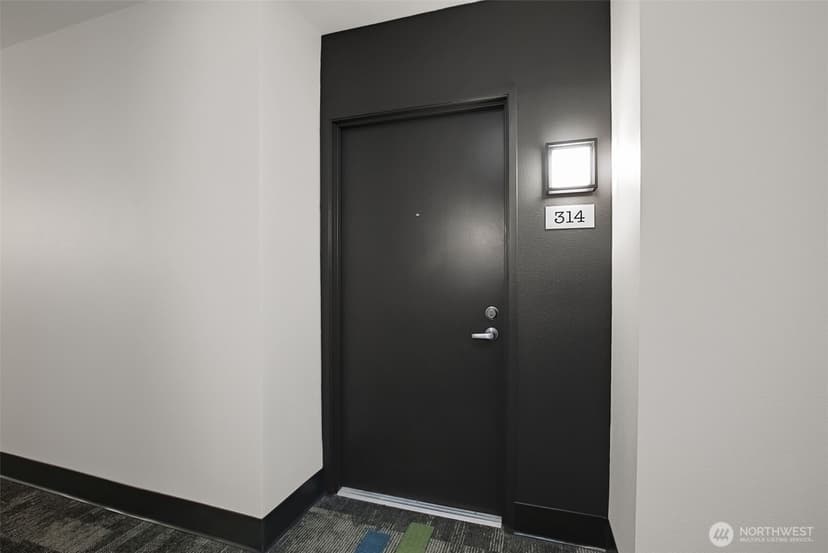 Property photo for 1610 Belmont Avenue #314, Seattle photo 2