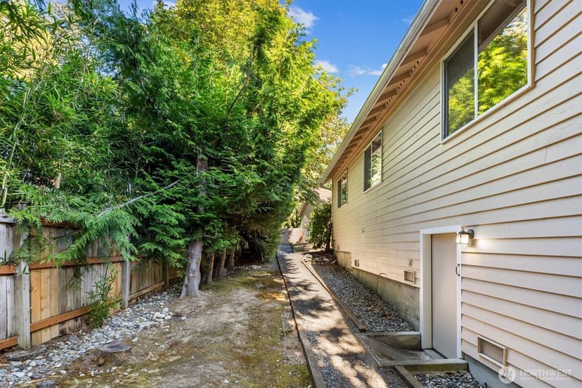 Property photo for 14118 Beverly Park Road #B, Edmonds photo 28