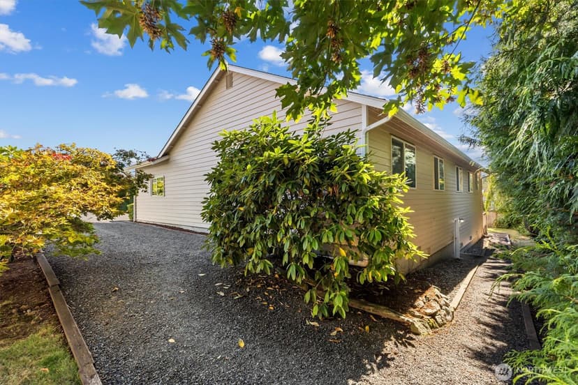 Property photo for 14118 Beverly Park Road #B, Edmonds photo 27