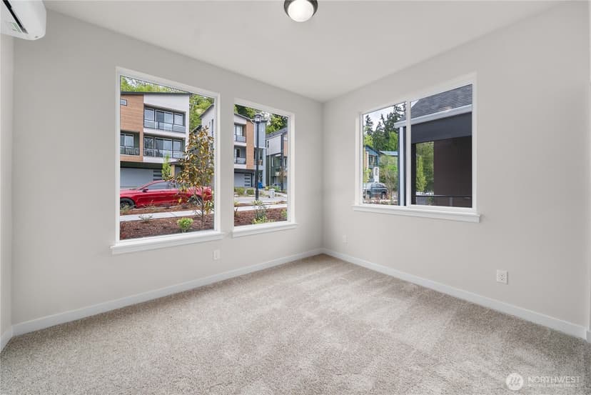 Property photo for 4045 Aberdeen Way NE, Renton photo 7