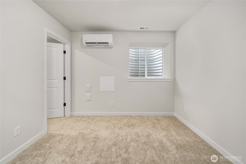 Property photo for 4045 Aberdeen Way NE, Renton photo 29