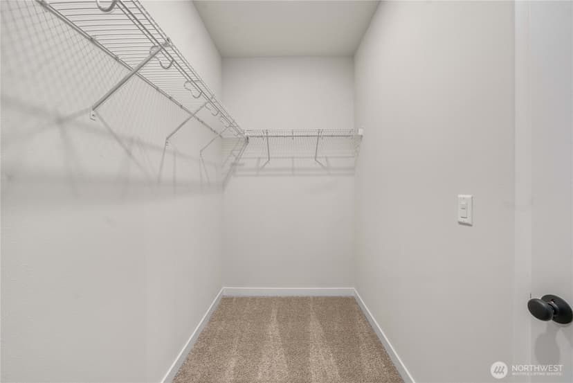 Property photo for 4045 Aberdeen Way NE, Renton photo 28
