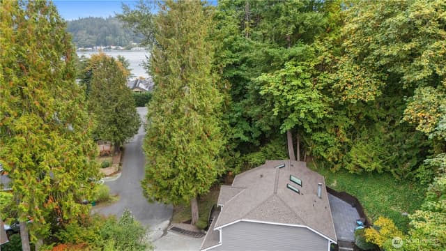 Property photo for 2925 W Lake Sammamish Parkway NE, Redmond photo 2