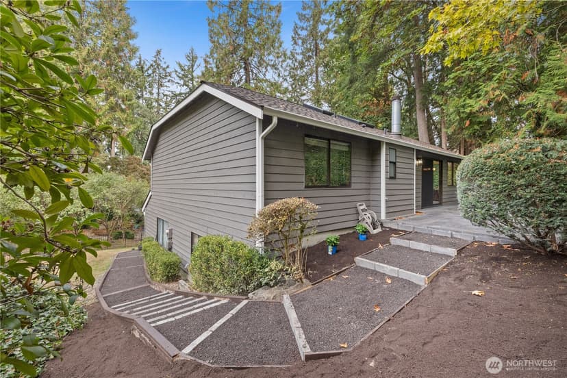 Property photo for 2925 W Lake Sammamish Parkway NE, Redmond photo 35