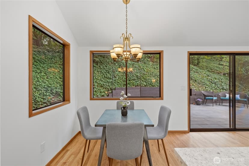 Property photo for 2925 W Lake Sammamish Parkway NE, Redmond photo 19