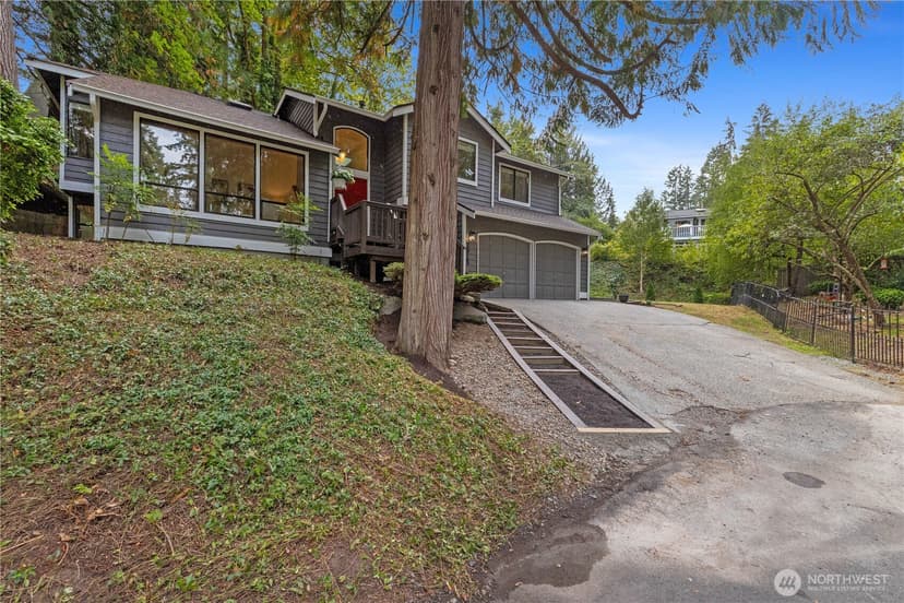 Property photo for 2925 W Lake Sammamish Parkway NE, Redmond photo 34