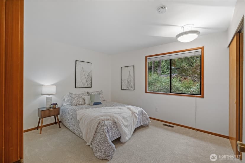Property photo for 2925 W Lake Sammamish Parkway NE, Redmond photo 29