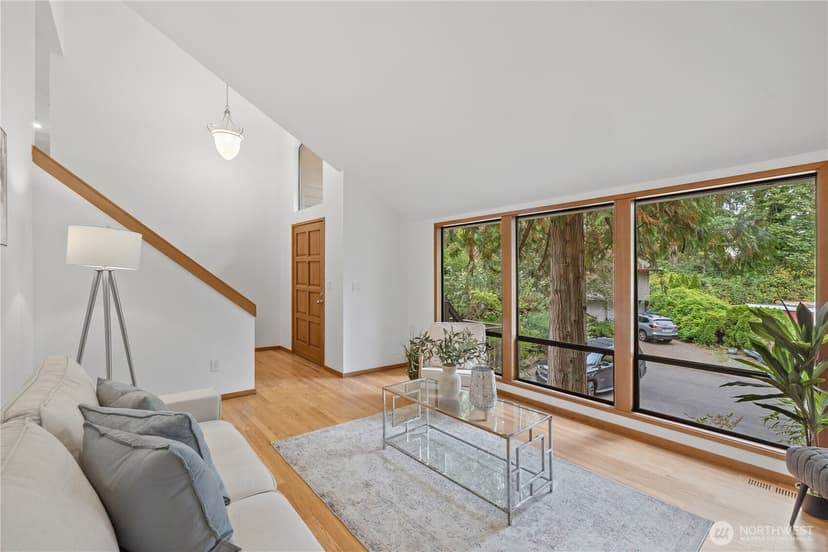 Property photo for 2925 W Lake Sammamish Parkway NE, Redmond photo 7