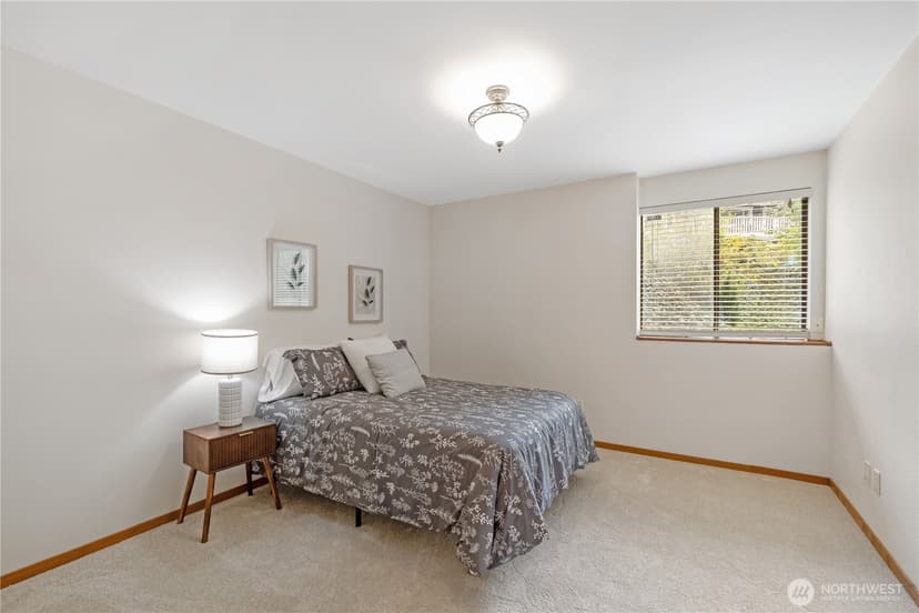 Property photo for 2925 W Lake Sammamish Parkway NE, Redmond photo 32