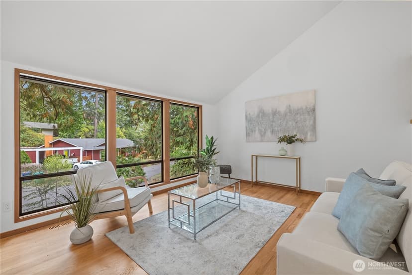 Property photo for 2925 W Lake Sammamish Parkway NE, Redmond photo 6