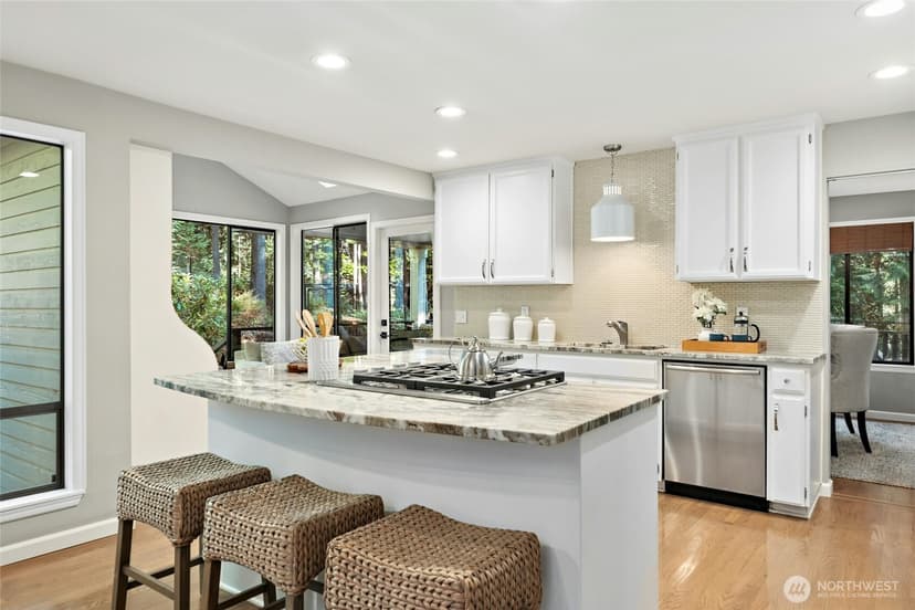 Property photo for 622 216th Avenue NE, Sammamish photo 17