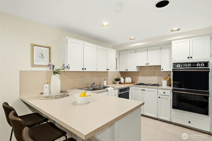 Property photo for 622 216th Avenue NE, Sammamish photo 11