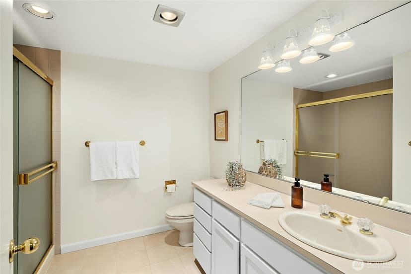 Property photo for 622 216th Avenue NE, Sammamish photo 31