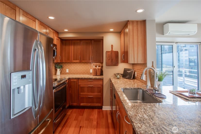 Property photo for 1415 2nd Avenue #1009, Seattle photo 19