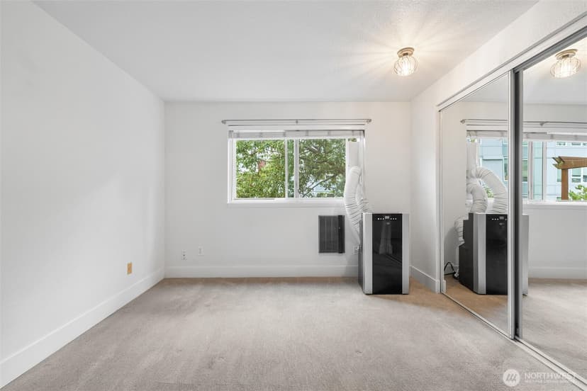 Property photo for 2215 14th Avenue W #1, Seattle photo 23