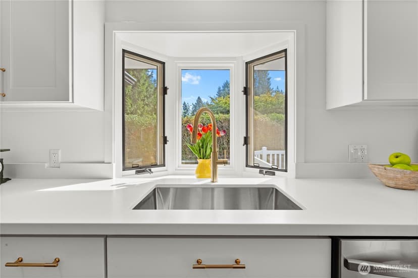 Property photo for 14834 Interlake Avenue N, Shoreline photo 13