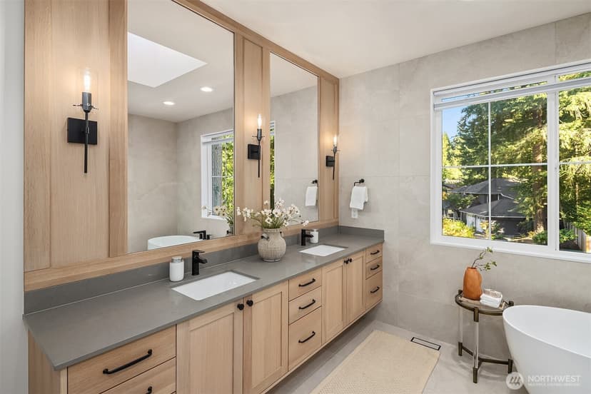 Property photo for 2815 130th Avenue NE, Bellevue photo 21