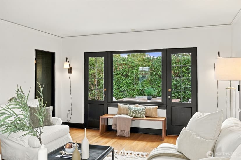 Property photo for 7944 Seward Park Avenue S, Seattle photo 8